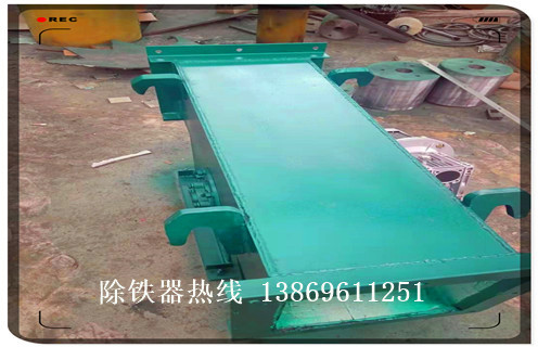 液體管道除鐵器，重慶液體漿料管道式除鐵器遠(yuǎn)力天津垂直式管道除鐵器應(yīng)用安裝示意圖型12000高斯_可定制工作原理 